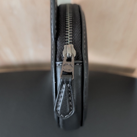 Coach Black Cat Leather Zipper Coin Purse (CN003) Used, Excellent Condition - Picture 2 of 5